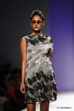 Model walk the ramp for Raj Shroff Show at Wills Lifestyle India Fashion Week 2012 day 5 on 10th Oct 2012 (199).JPG
